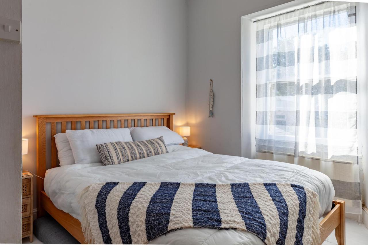 Family With Bunk Beds, Courtyard, Tv & * Tenby
