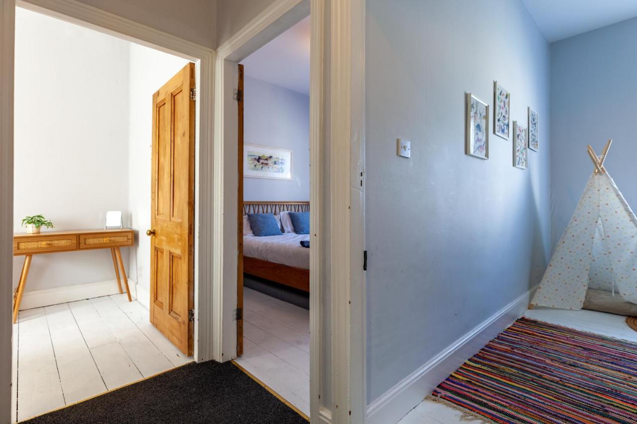 Family With Bunk Beds, Courtyard, Tv & Сasa de vacaciones *